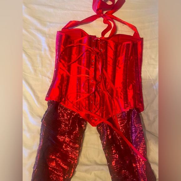 Red corset made into circus corset - Picture 4 of 4
